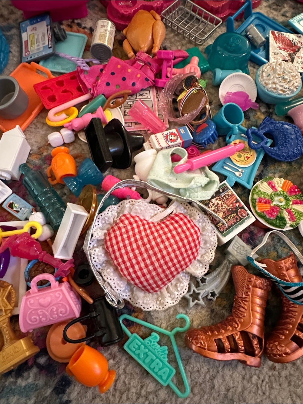 Mattel Barbie Doll Accessory and Clothing Lot - Picture 4 of 9